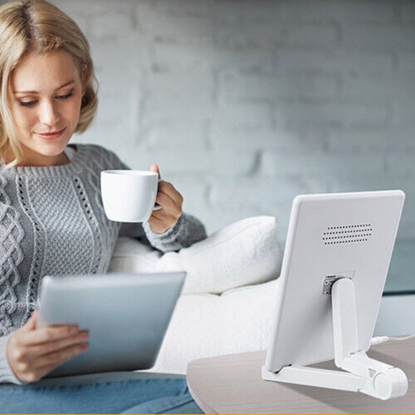 Compact Light Therapy Lamp